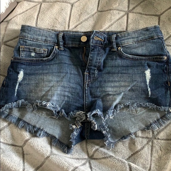 H&M Jean Shorts - Picture 1 of 3